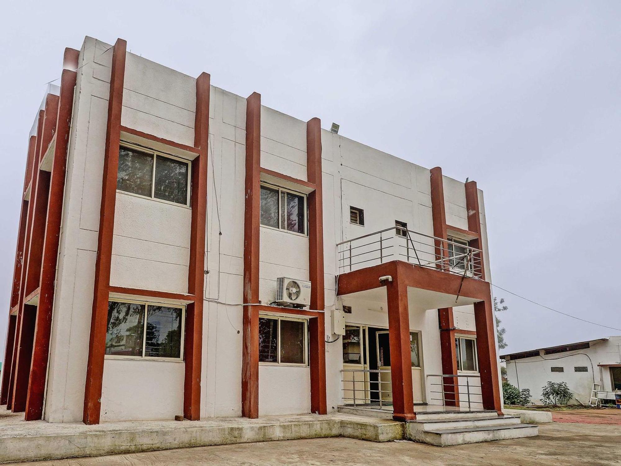 Hotel O Midway Treat Dhar Exterior photo