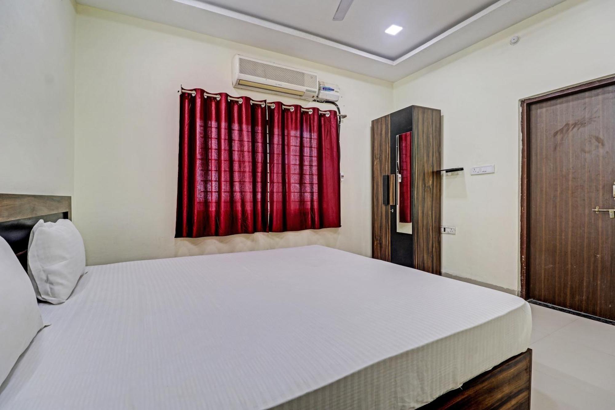 Hotel O Midway Treat Dhar Exterior photo