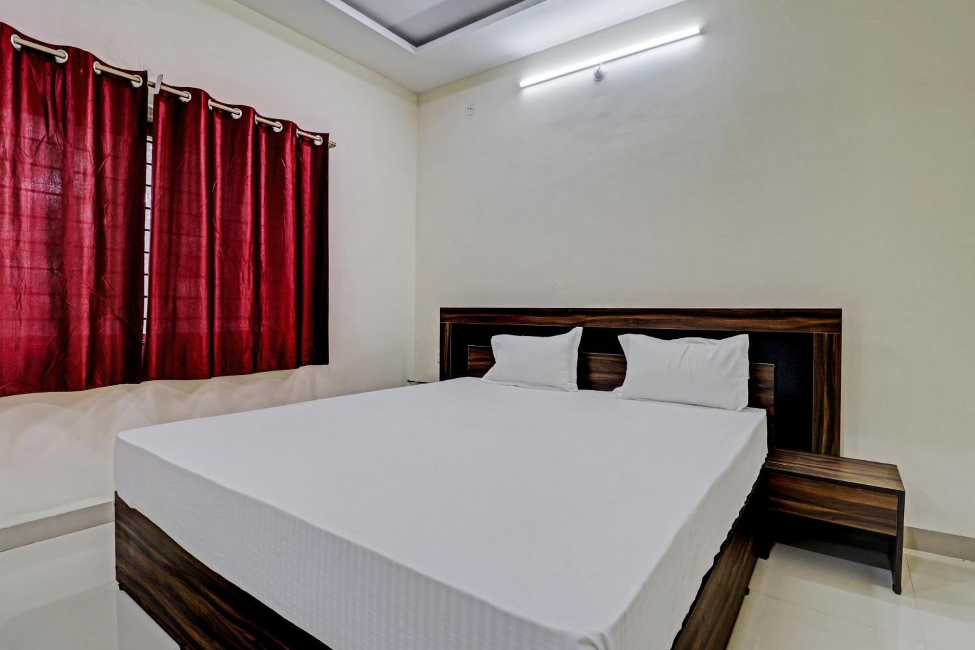 Hotel O Midway Treat Dhar Exterior photo