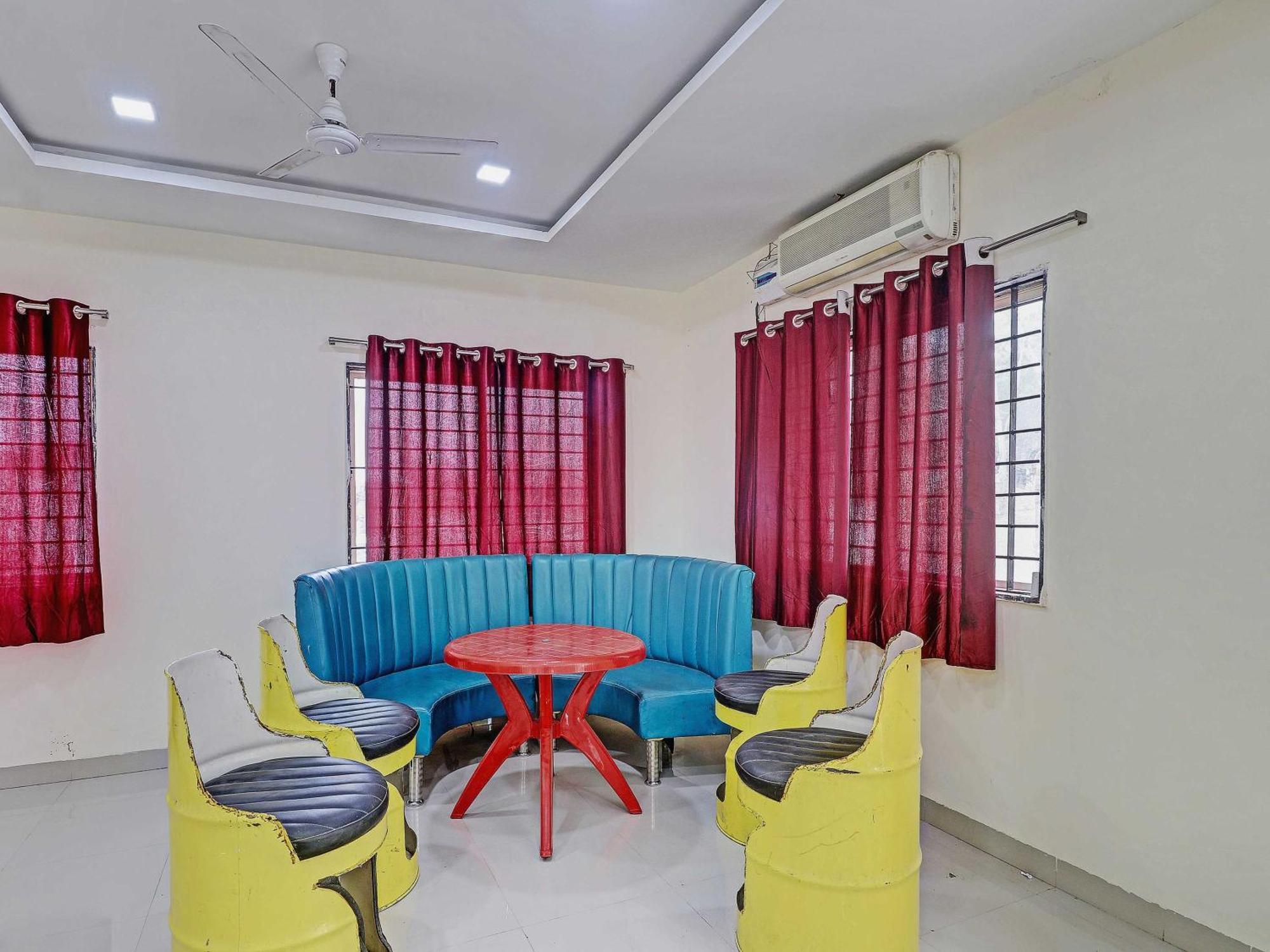 Hotel O Midway Treat Dhar Exterior photo