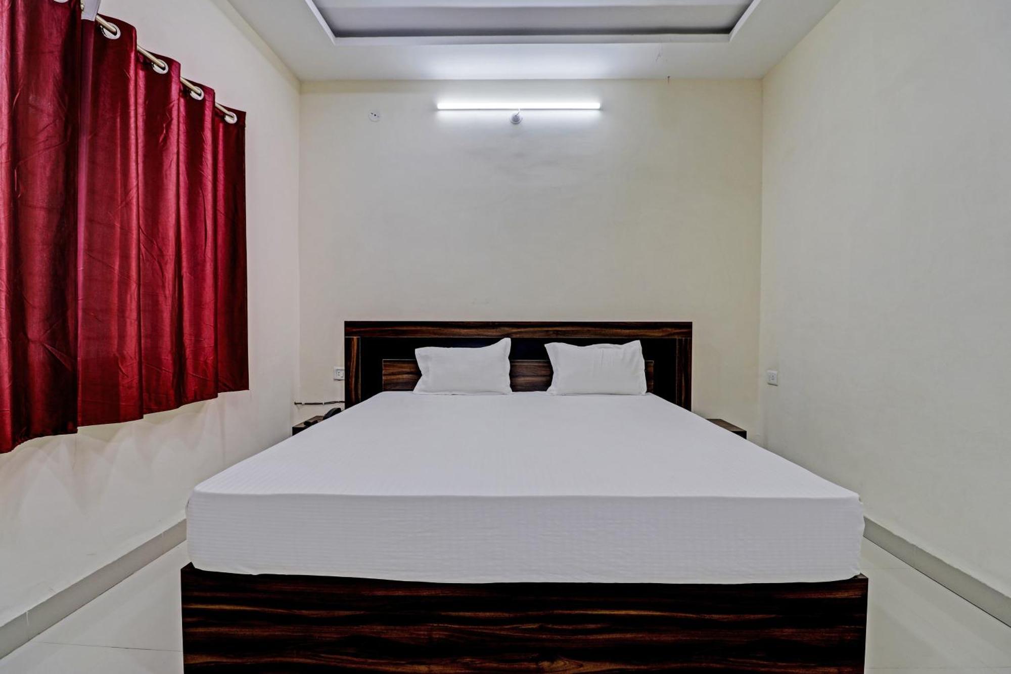 Hotel O Midway Treat Dhar Exterior photo