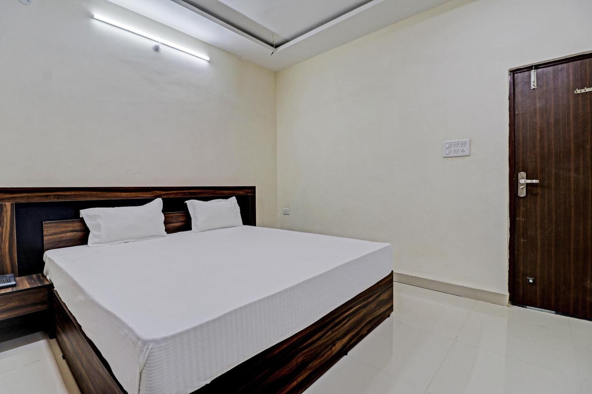 Hotel O Midway Treat Dhar Exterior photo