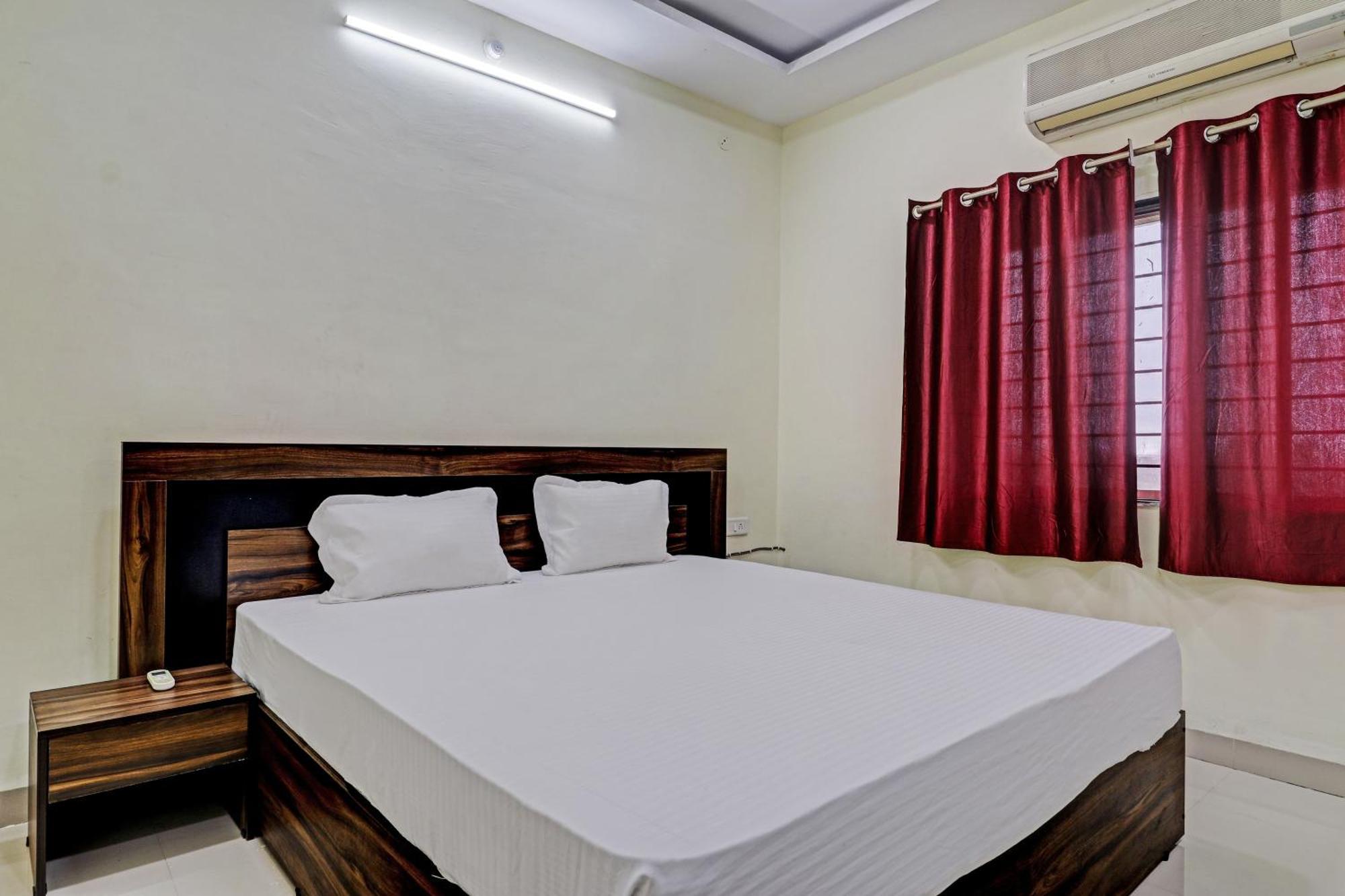 Hotel O Midway Treat Dhar Exterior photo